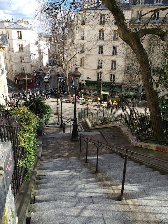 Apartment Orsel Paris